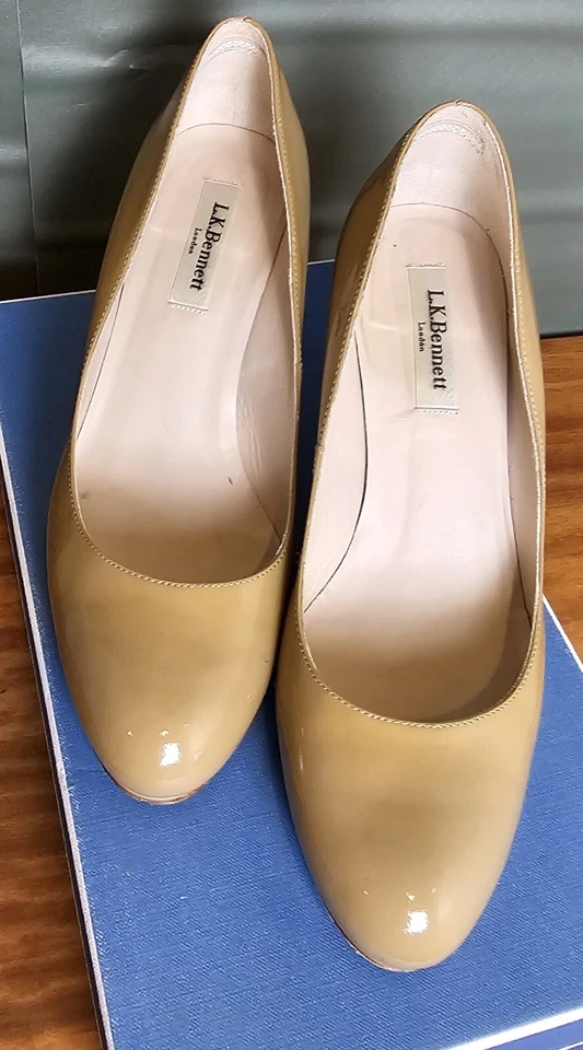 L.K. Charol Bennett Nude para mujer talla 38,5 (7,5) Foto 4 de 4