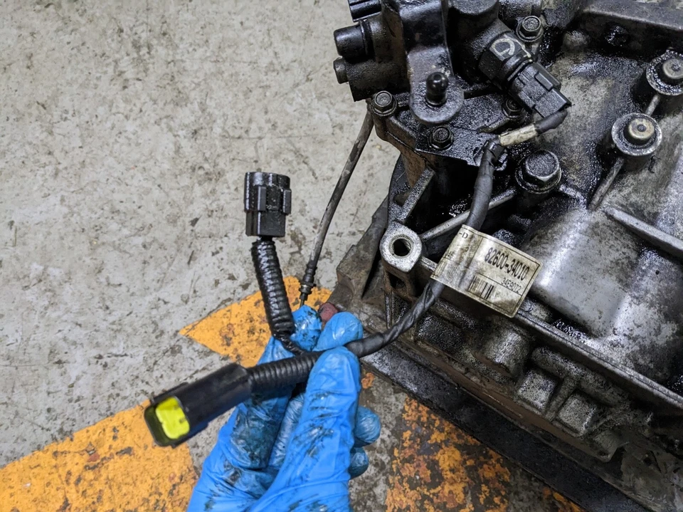 SSANGYONG KORANDO 2012 2.0 XDI DIESEL 6 SPEED MANUAL GEARBOX 31020 34001 - Image 3 of 4