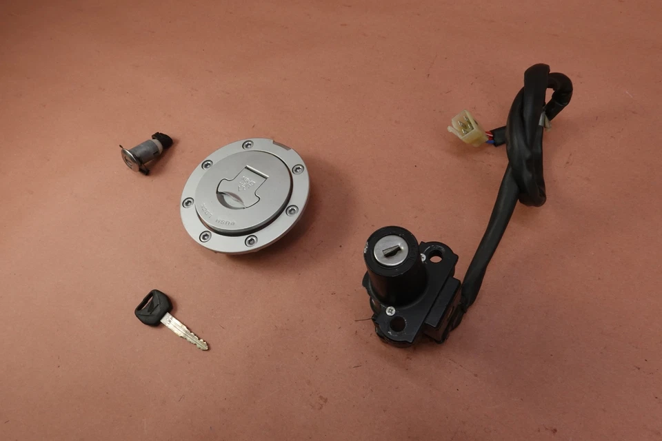 Juego de llaves de encendido Honda Interceptor 800 VFR800 2003-2009 tapa de gas Foto 3 de 4