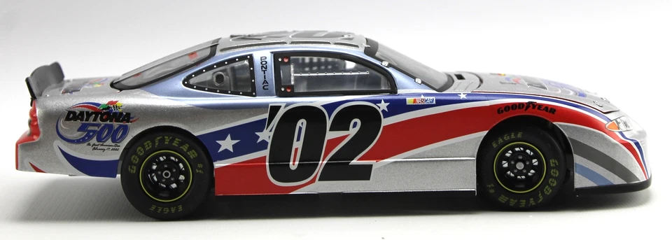 Литая модель NASCAR Daytona 500 2002 Grand Prix Pontiac Team Caliber Preferred 1:24 - Изображение 4 из 4