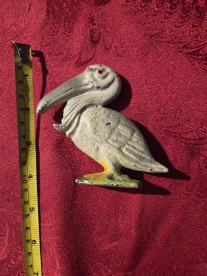 VINTAGE FIGURAL PELICAN CAST IRON PAPERWEIGHT 