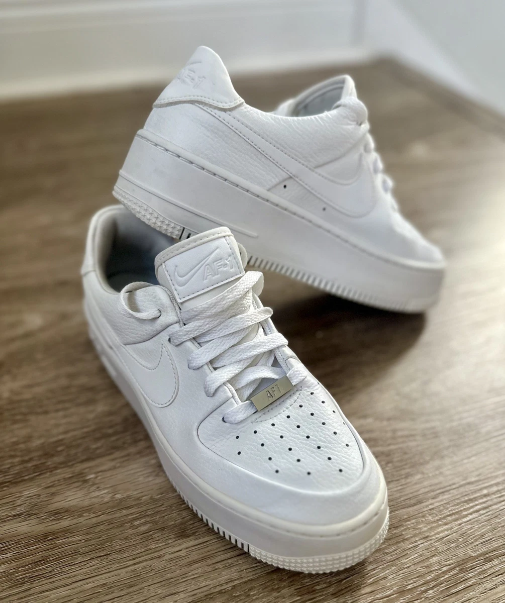 Preços baixos em Nike Air Force 1 White W | eBay