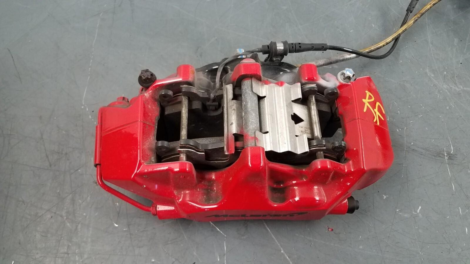 2021 McLaren GT Right Front Carbon Ceramic Brake Caliper #1404 B9