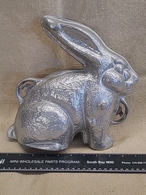 Vintage Heavy Aluminum Easter Bunny Rabbit Cake Baking Mold - Extra Large