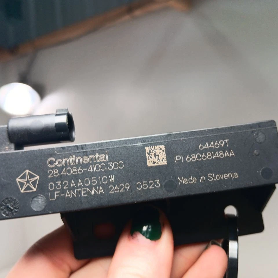 Antena de entrada pasiva sin llave Jeep Renegade {68068148AA} 2021 2020 2019 Foto 4 de 4