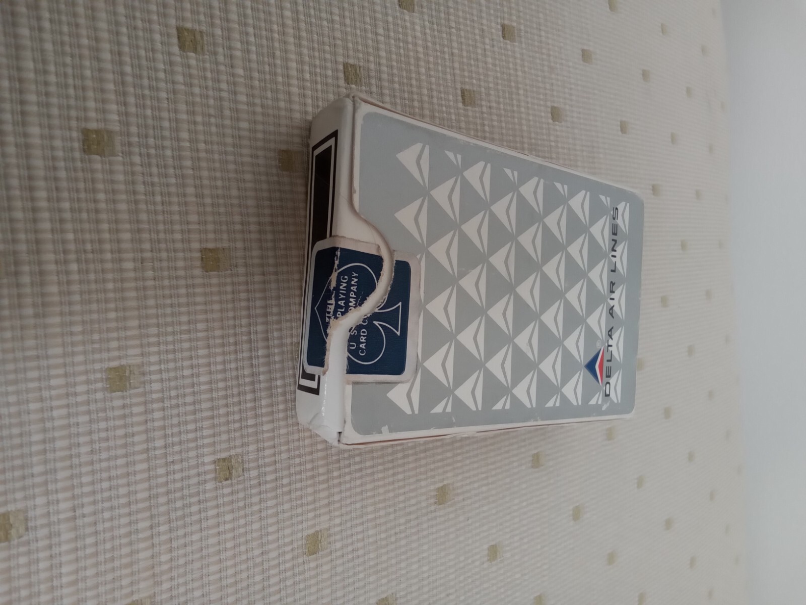 Playing cards delta airlines branded. The US playing card company. 