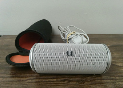 JBL Flip Portable Bluetooth Speaker White Tested with Case & Power Adapter