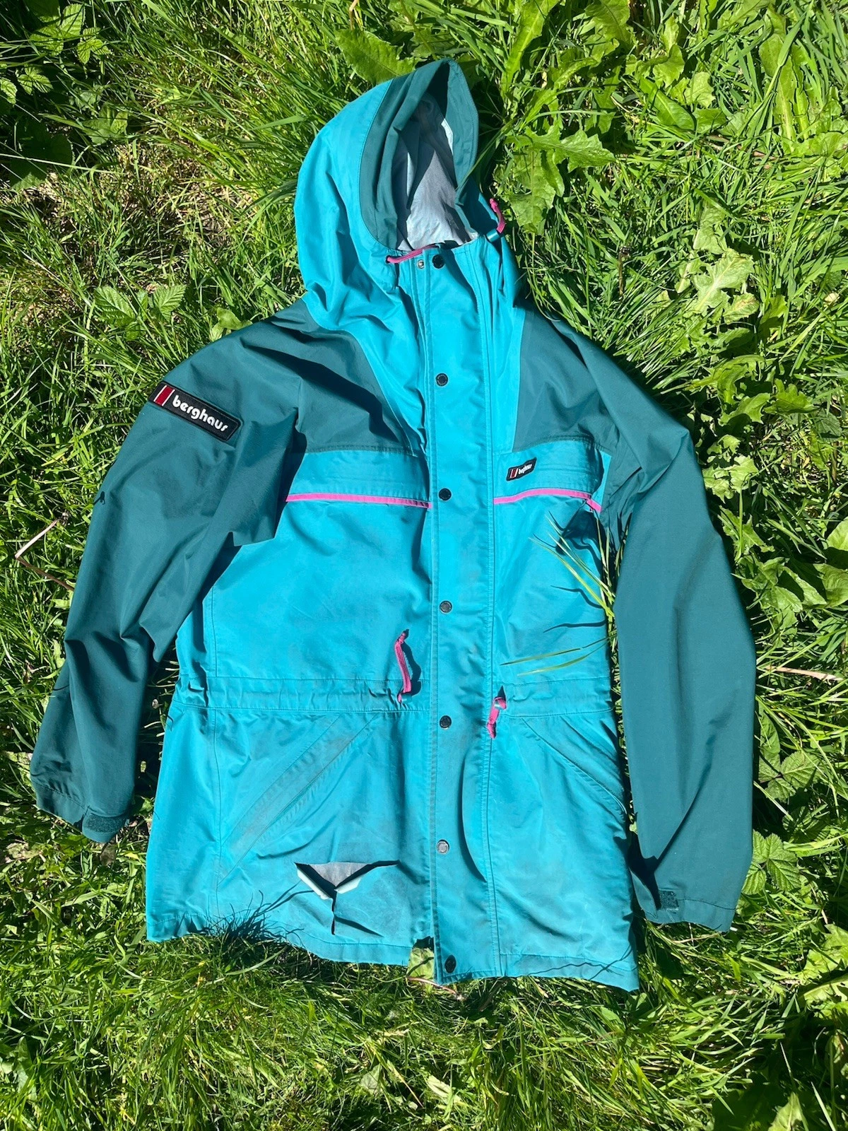 Berghaus Tempest 89 Jacket Green Pink XL VGC Damaged Rrp £240
Opens in a new window or tab