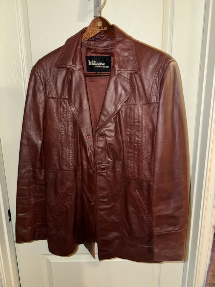 Chaqueta de Cuero Wilson 42 Borgoña Vino Granate Vintage Años 70 Abrigo Deportivo Estilo Mod Foto 2 de 4