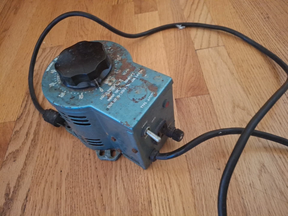 Staco 3Pn1020, Variable Auto Transformer Input 240V, 50/60Hz 3Pn1020 - Image 2 of 4