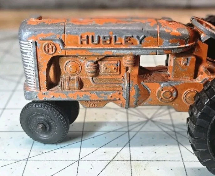 Trator agrícola antigo Hubley laranja fundido brinquedo infantil feito nos EUA - Imagem 2 de 4