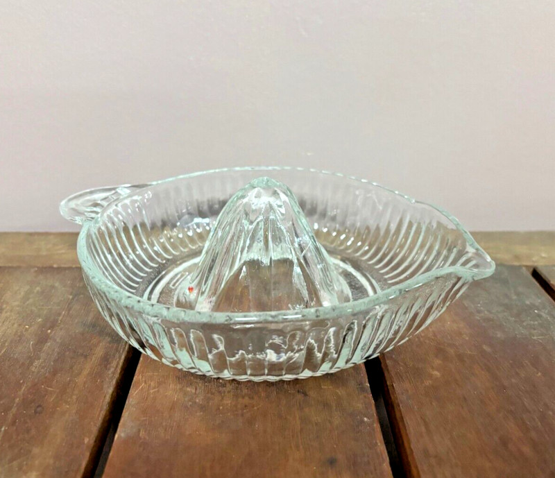 Vintage Farm House Clear Ribbed Glass Citrus Hand Juicer Reamer