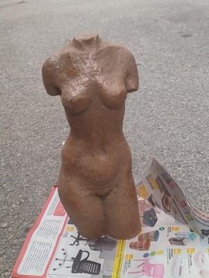 sculptures figurines