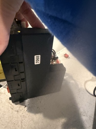 0005401050 Relay / Fuse Box for 2000 MERCEDES-BENZ E-CLASS E320 SEDAN *