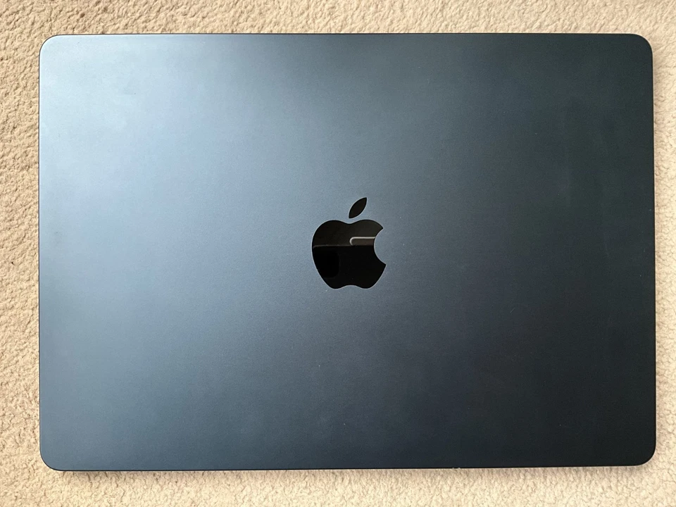 Apple MacBook Air 13" M3 · 8GB · 512GB, photo 1 of 5