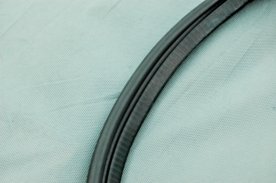 Jaguar XJ6 1988-1992 compartimento del motor cortafuegos junta OEM XJ6 Foto 3 de 4