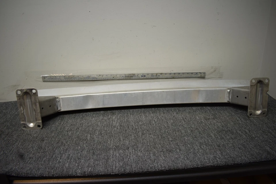 Barra de refuerzo trasera Porsche Panamera S 970 2010-2016 OEM de fábrica Foto 4 de 4