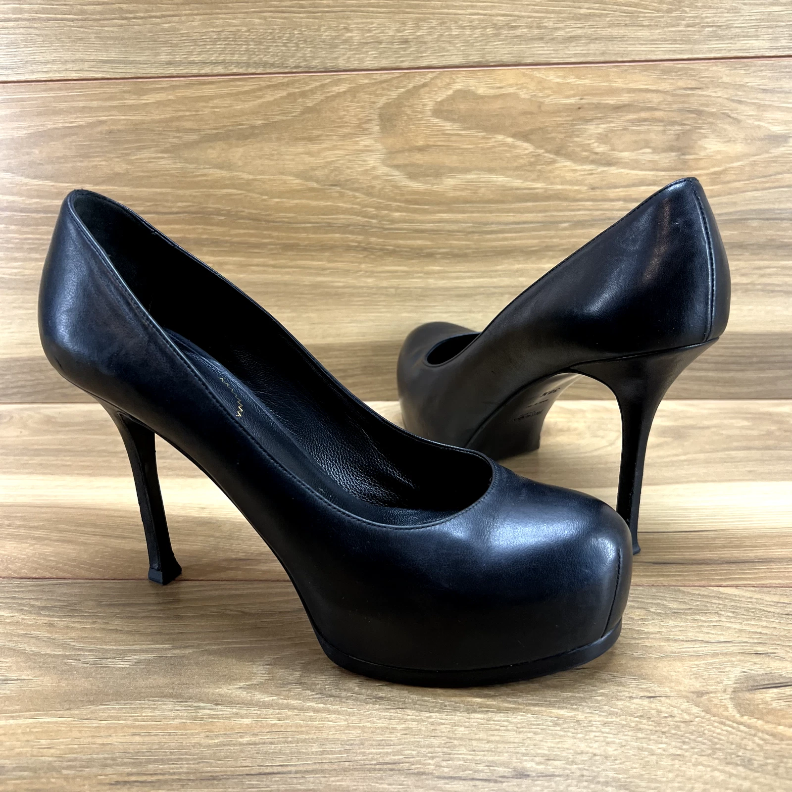 SAINT LAURENT (YSL) Yves Saint Laurent YSL 8 5 EU 38 5 omaggio pelle nera punta tonda tacco plateau