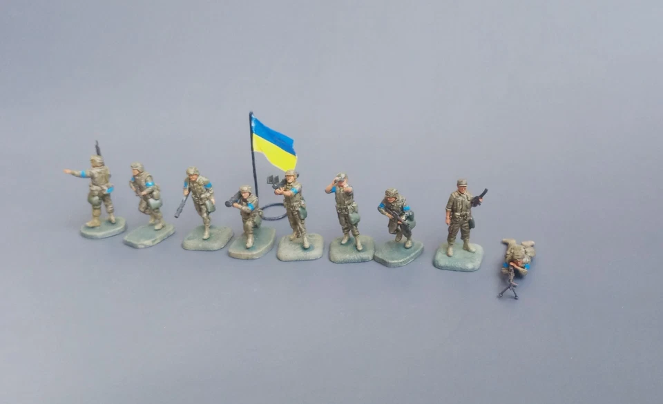Pro-Painted "Blue team" 47th Brigade  Ukraine army 1/72 figures set B - Image 3 of 4