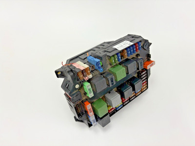 11-14 Mercedes W221 S550 S63 AMG CL550 Front Under Hood Fuse Box Module OEM