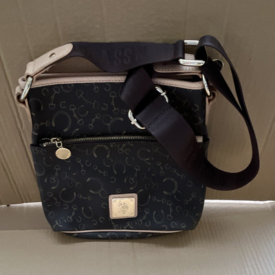 U.S. Polo Assn. Damen Umhängetasche Kunstleder Schwarz/Beige Monogramm RV