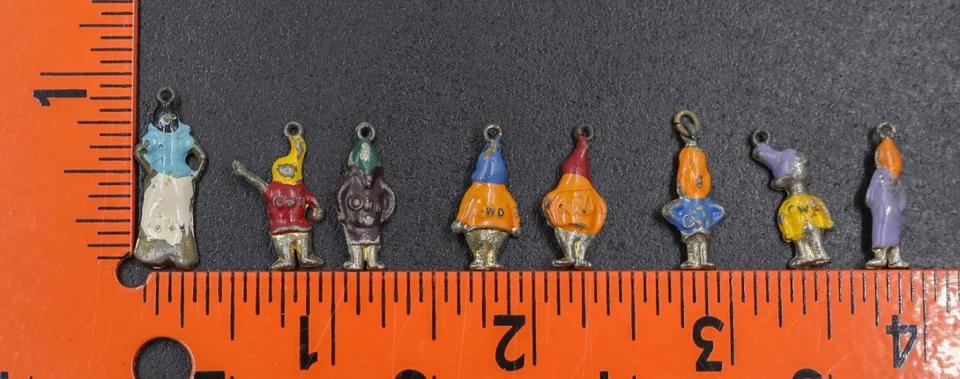 Dijes pulsera antiguos 1938 Disney Blancanieves y los 7 enanitos pintados a mano Foto 3 de 3