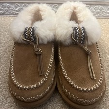 Ugg Tasman Alpine - Ladies Size 5  new 