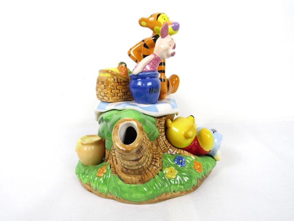 Tetera Winnie the Pooh Disney Showcase Collection "Verano" - Cardew - Sin usar Foto 4 de 4