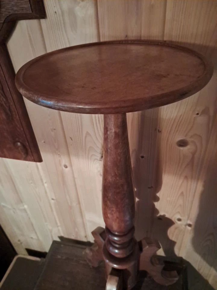 Antique Floral Column Flower Table 71cm Walnut?? - Image 2 of 4