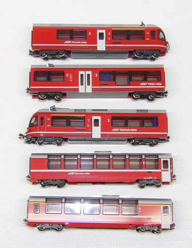 KATO N scale 10-1318 + 10-1319 9-car set Bernina Express RhB Rhaetian Railway - Picture 5 of 14