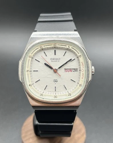 Vintage Rare Seiko Quartz 7559-5000 Day Date Arabic/Eng 38mm Runs Well Read Desc