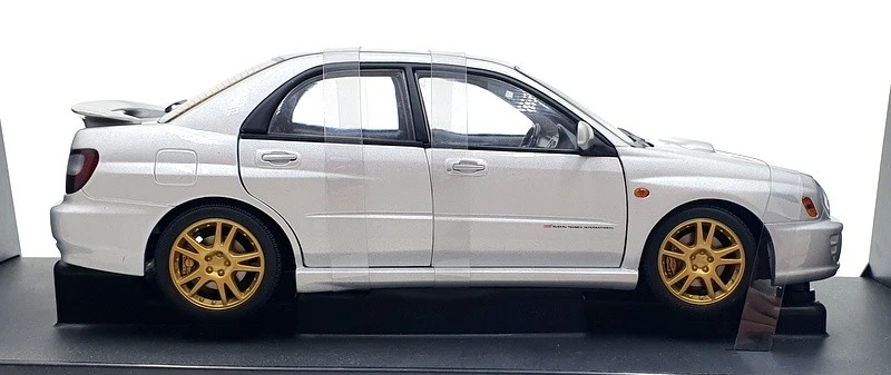 Autoart 1/18 Scale 78641 - Subaru New Age Impreza WRX STI - Silver - Image 3 of 4