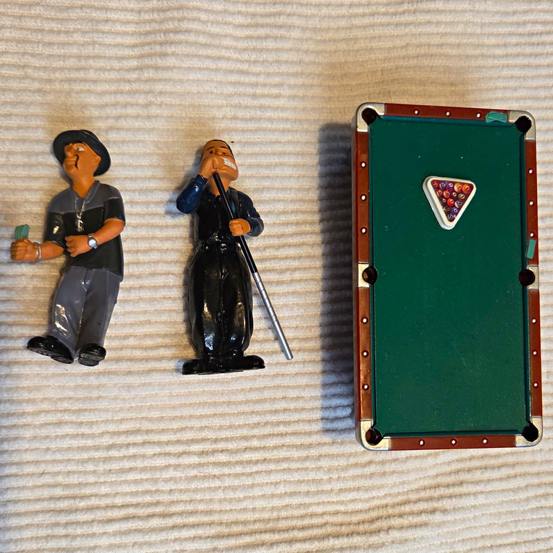 Vintage Homies Pool Hall Set # 2. Missing 1 Cue Stick And The Ball.