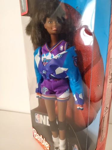 Barbie "NBA: Utah Jazz" African American Doll (20709) w/ Original Box, (1998) - Picture 4 of 9