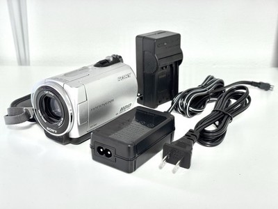 Sony Handycam DCR-SR42 ( 30gb 40x/Zoom ) Charger/Battery/Memory