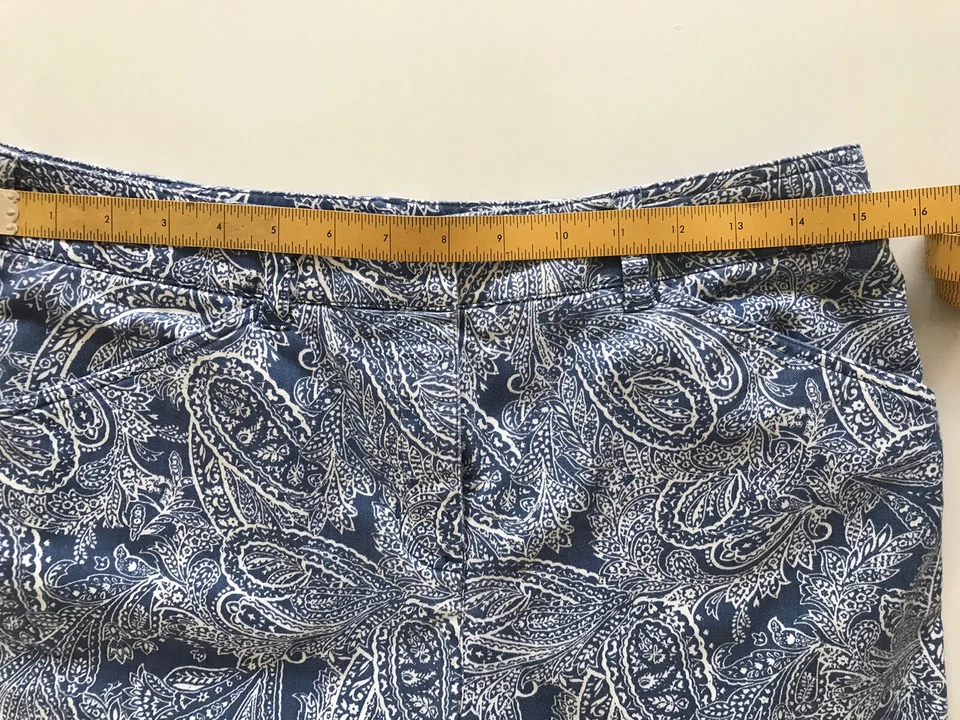 Pantalones Cortos Largos Jones NY Sport Para Mujer Talla 8 Azul Blanco Paisley, Elásticos, Bolsillos Foto 3 de 4