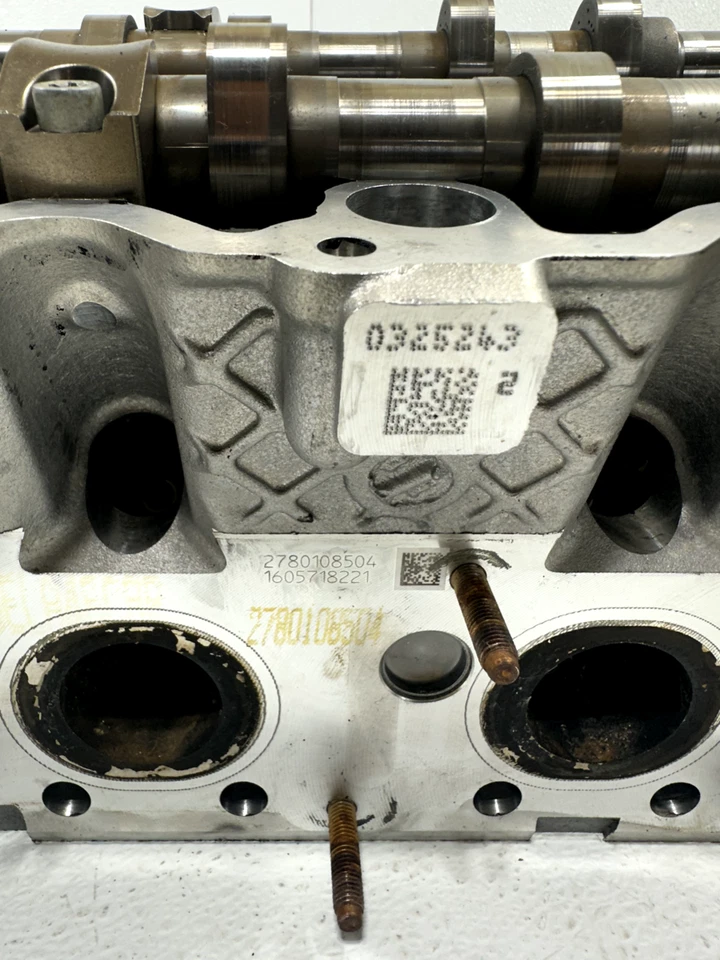11-20 MERCEDES W218 CLS550 S550 CL550 4.7L DERECHO MOTOR CULATA Y CUBIERTA OEM Foto 4 de 4