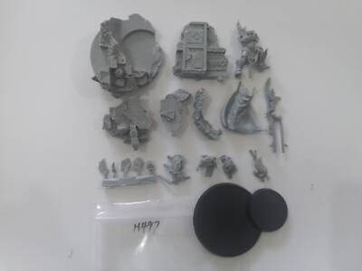 Uncolored model Constantin Valdor, Captain-General Of The Legio Custodes WOW