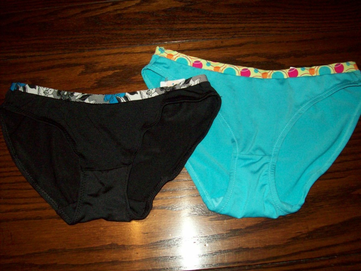 。 NWT 2 PAIRS SOPHIE B BIKINI PRINT WAIST PANTIES POLY /SPANDEX