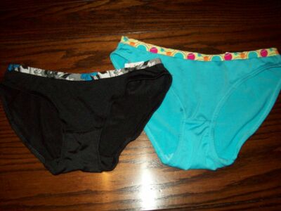 。 NWT 2 PAIRS SOPHIE B BIKINI PRINT WAIST PANTIES POLY /SPANDEX
