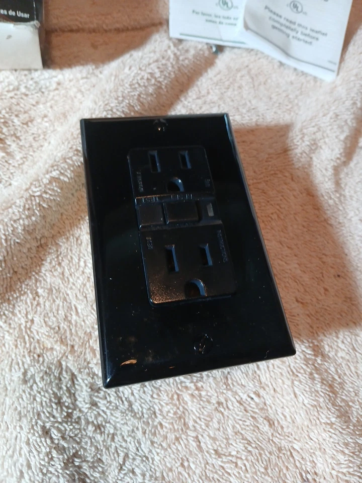 Dispositivos de cableado Cooper ~ Interruptor combinado ShockSentry/GFCI negro nuevo 2006 Foto 2 de 4