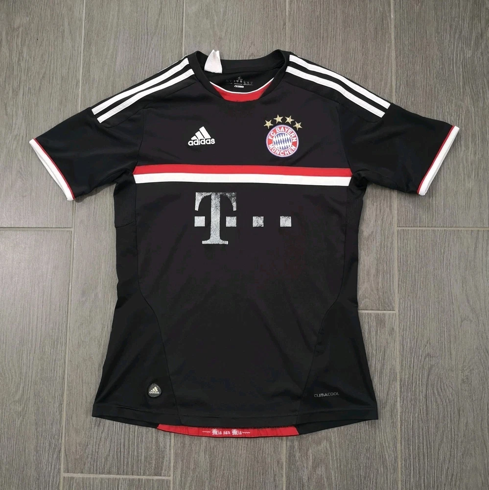 FC Bayern München FCB Trikot Größe: 176 odr. XS Vintage Saison 2011/12 Fußball