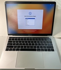 MacBook Pro 2017 13-inch   Touch Bar -Intel Core i5 2.3GHz   256GB  Case