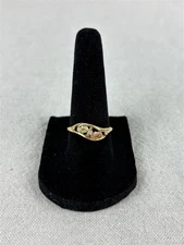 10K (2g) Yellow Gold Tri Color Leaf Etched Swirl Wave Ring Size 6.75