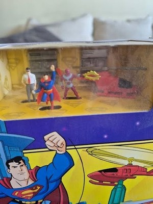 Kenner 1996 Microverse Superman Metropolis Micro Playset NEW