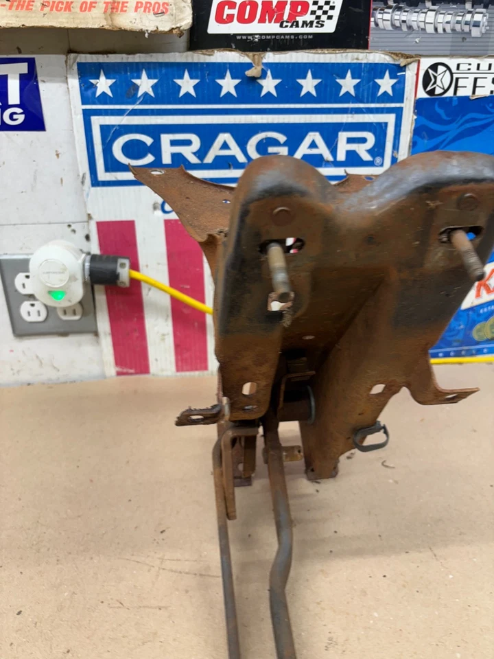 1966 66 1965 65 GALAXIE GALAXY LTD BRAKE CLUTCH PEDAL ASSEMBLY MANUAL TRANS OEM - Image 4 of 4