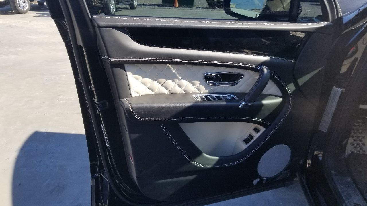 Bentley Bentayga Front Left Door panels Set White