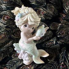 Precious Moments Mermaid Sitting On Coral With Fish Enesco 2002