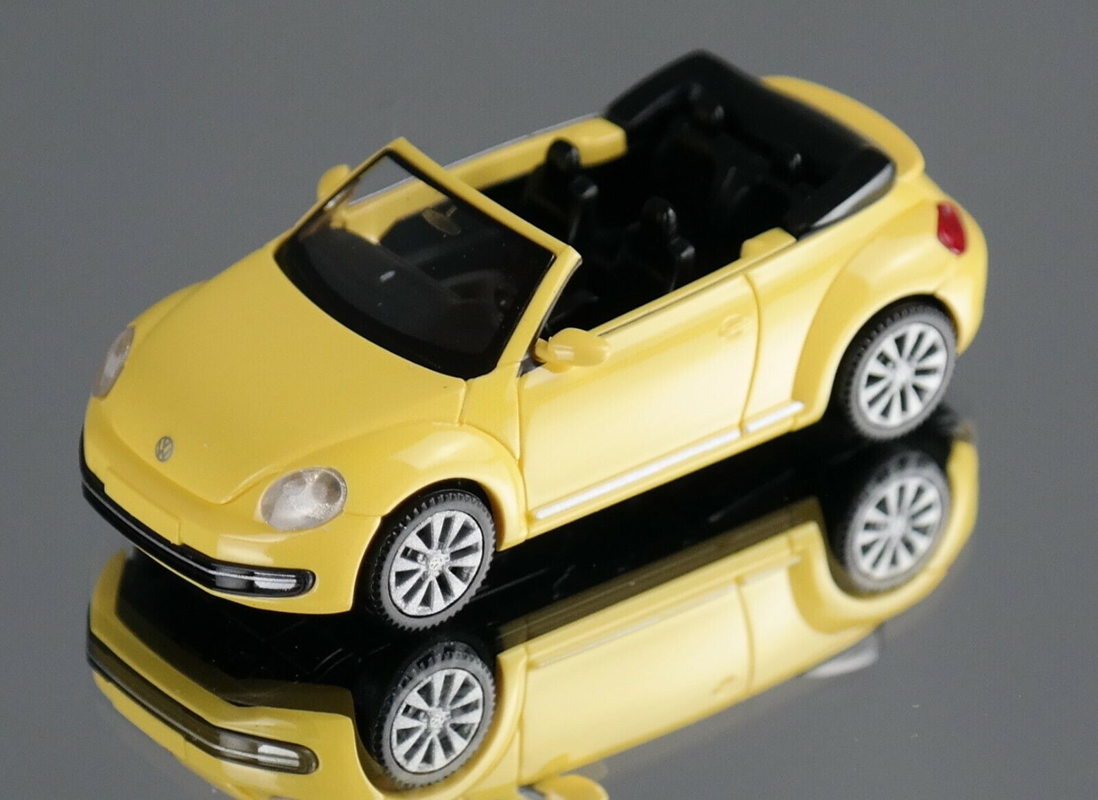WIKING 0028010028 01 (H0,187) VW The Beetle Cabriolet - saturn-yellow, gelb
