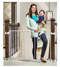 Regalo 2-in-1 Stairway and Hallway Wall Mounted Baby Gate, Bonus Kit, White